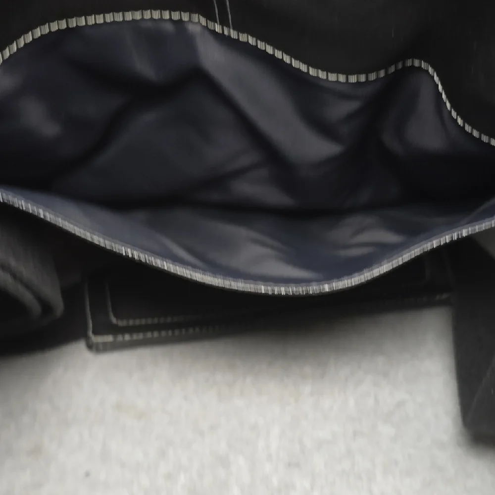 Malcolm Fontier The Entertainer Black Messenger Bag - Picture 4 of 11